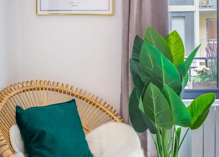 Les Cocons Emeraude Et Fleuri Λυών