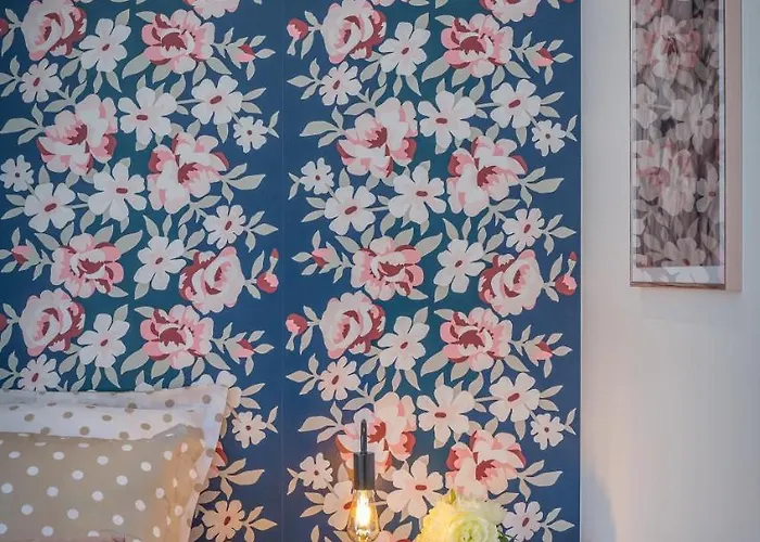 Les Cocons Emeraude Et Fleuri *