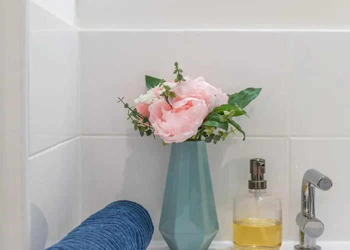 Les Cocons Emeraude Et Fleuri